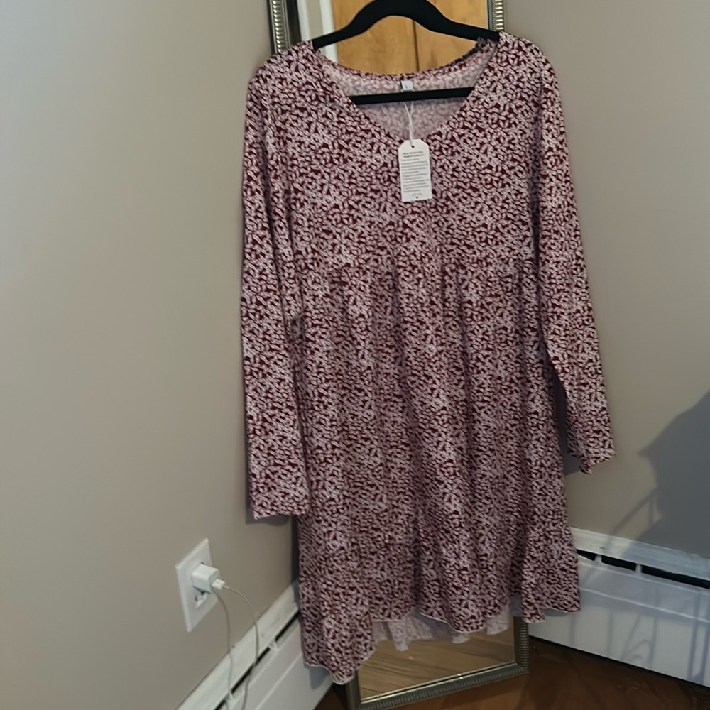 Burgundy and cream flower print dress never worn
